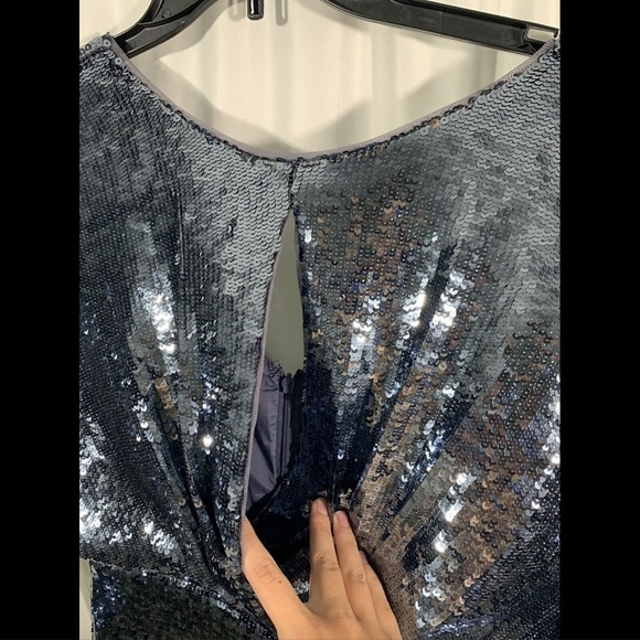 NWT $395 Aidan‎ Mattox Long-Sleeve Draped Sequin Gown Silver [ SZ 0 ] #E924 - Picture 4 of 12